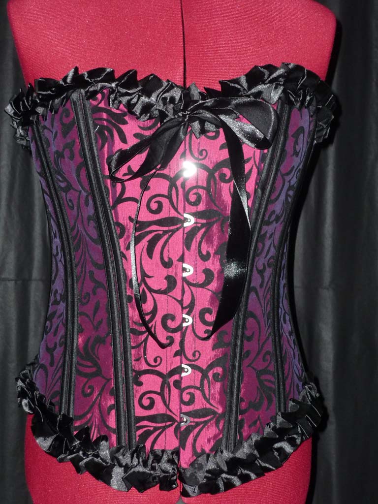 L 04 Korsett violett mit Blumenmuster